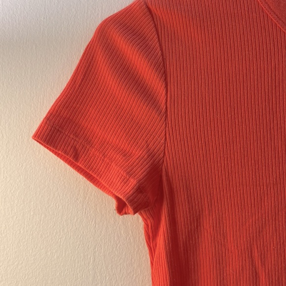 Basic ribbed tee from Gap, salmon/orange, size XS - Picture 3 of 4